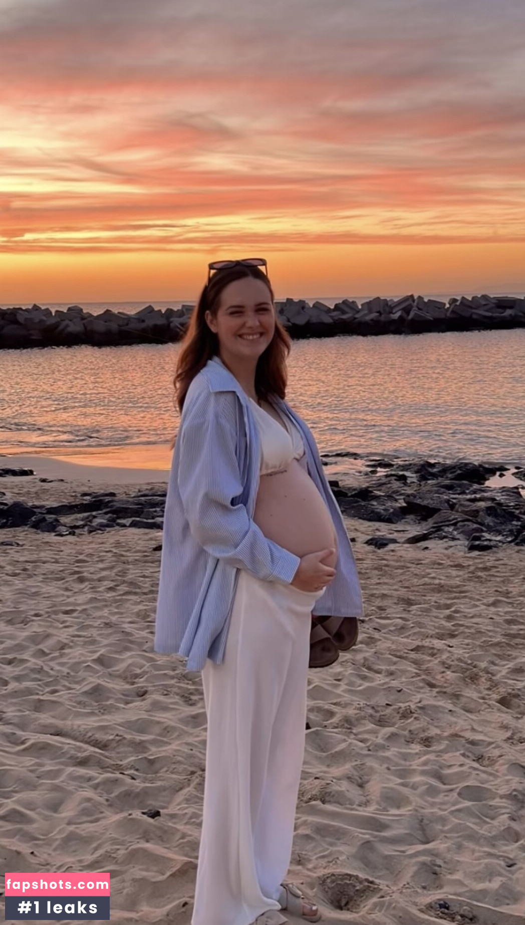 Mone Mahoni gallery photo #2