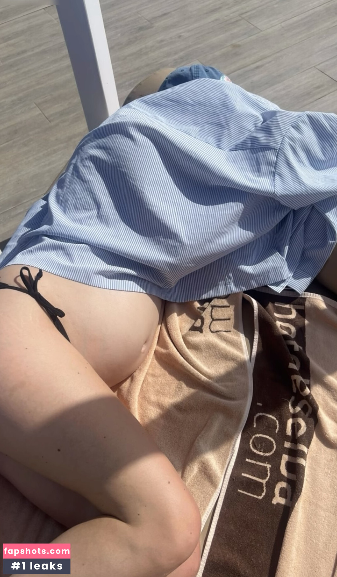 Mone Mahoni gallery photo #11