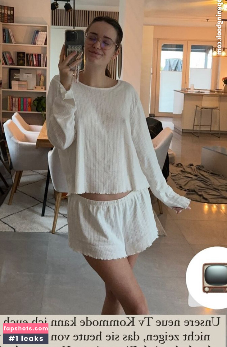 Mone Mahoni gallery photo #15