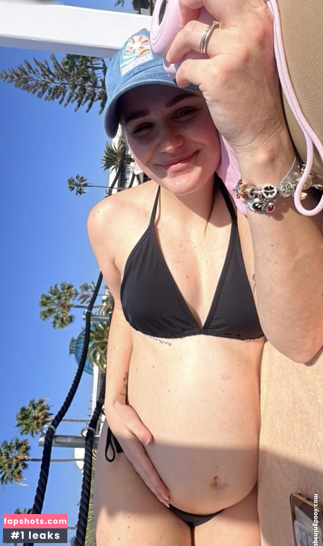 Mone Mahoni gallery photo #3