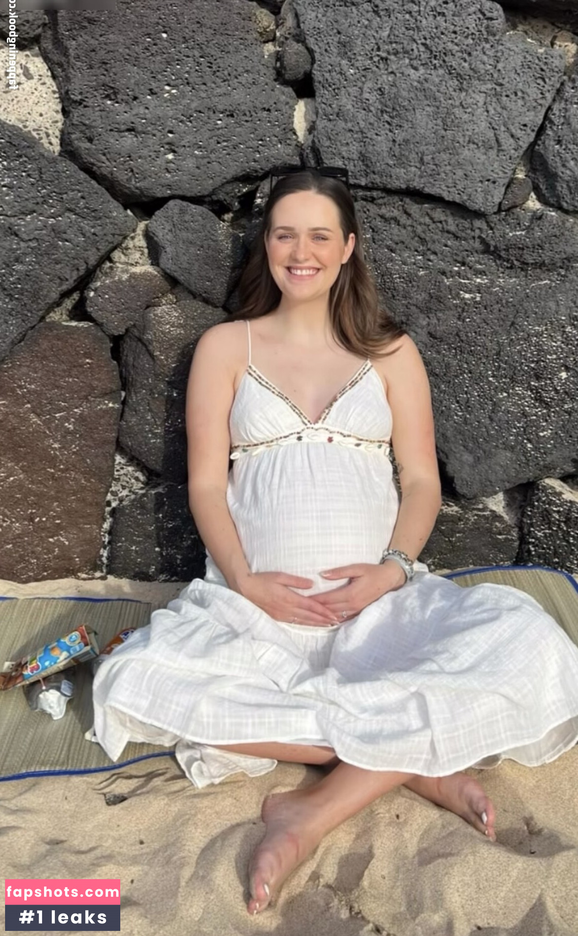 Mone Mahoni gallery photo #7