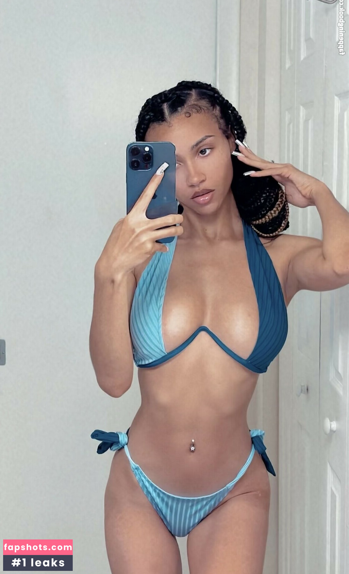 Moneyy.momo gallery photo #2