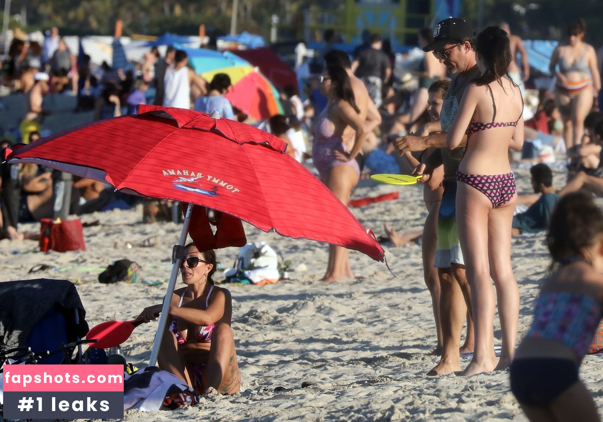 Monica Ayos gallery photo #4