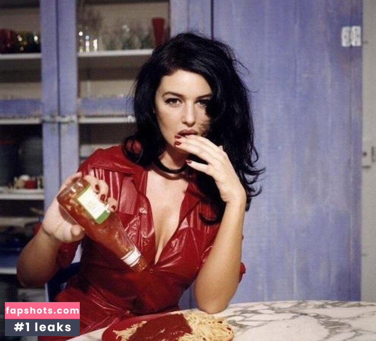 Monica Bellucci Nahé úniky fotek pouze od fanoušků #101 - Fapshots
