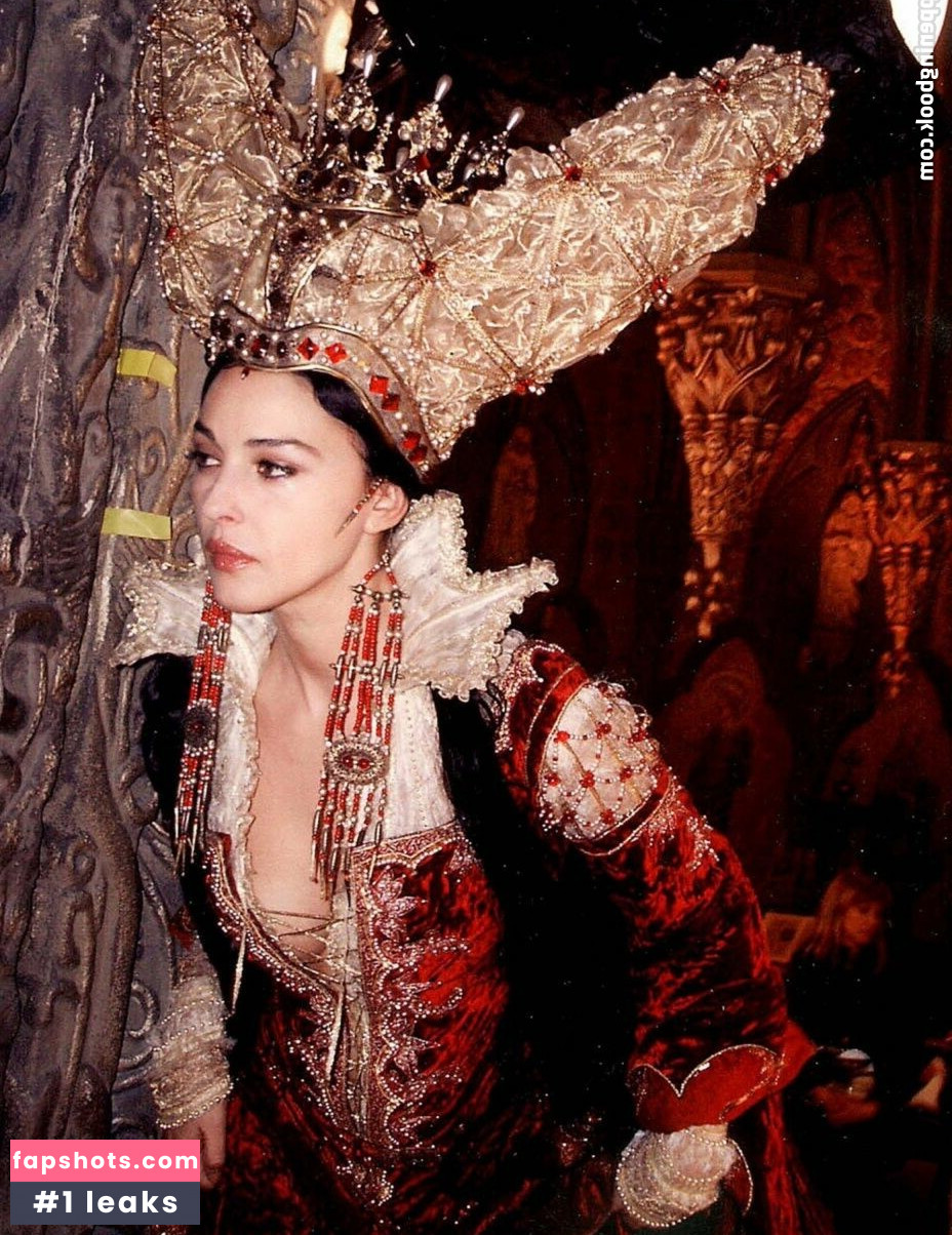 Monica Bellucci Nahé úniky fotek pouze od fanoušků #127 - Fapshots