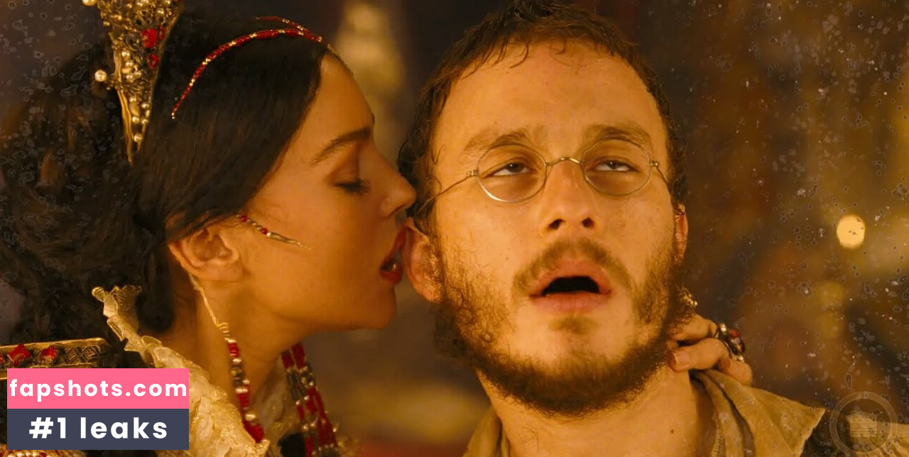 Monica Bellucci Nahé úniky fotek pouze od fanoušků #134 - Fapshots