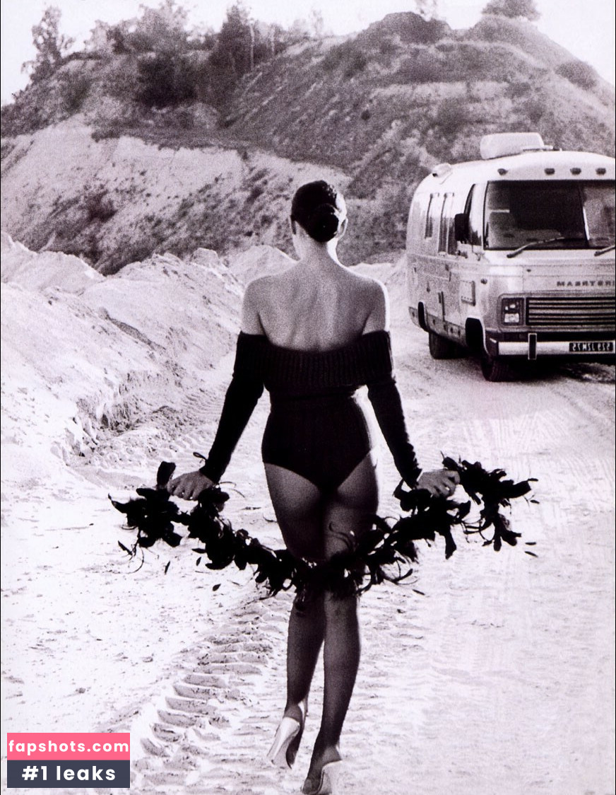 Monica Bellucci Nahé úniky fotek pouze od fanoušků #24 - Fapshots