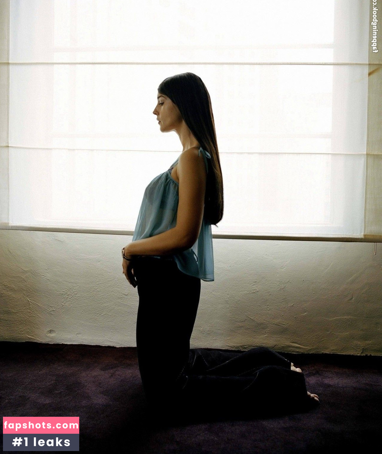 Monica Bellucci Nahé úniky fotek pouze od fanoušků #245 - Fapshots