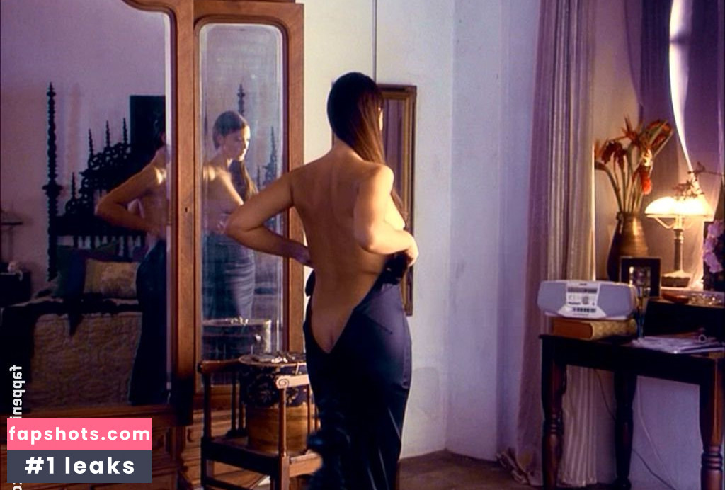 Monica Bellucci Nahé úniky fotek pouze od fanoušků #409 - Fapshots