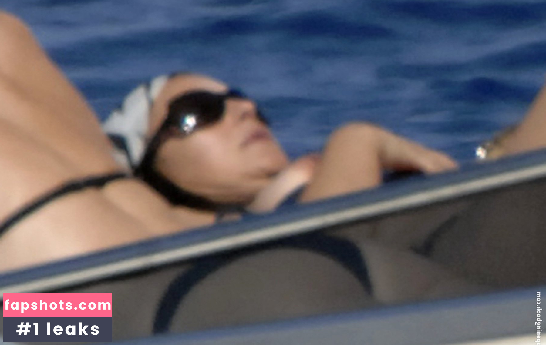 Monica Bellucci Nahé úniky fotek pouze od fanoušků #418 - Fapshots