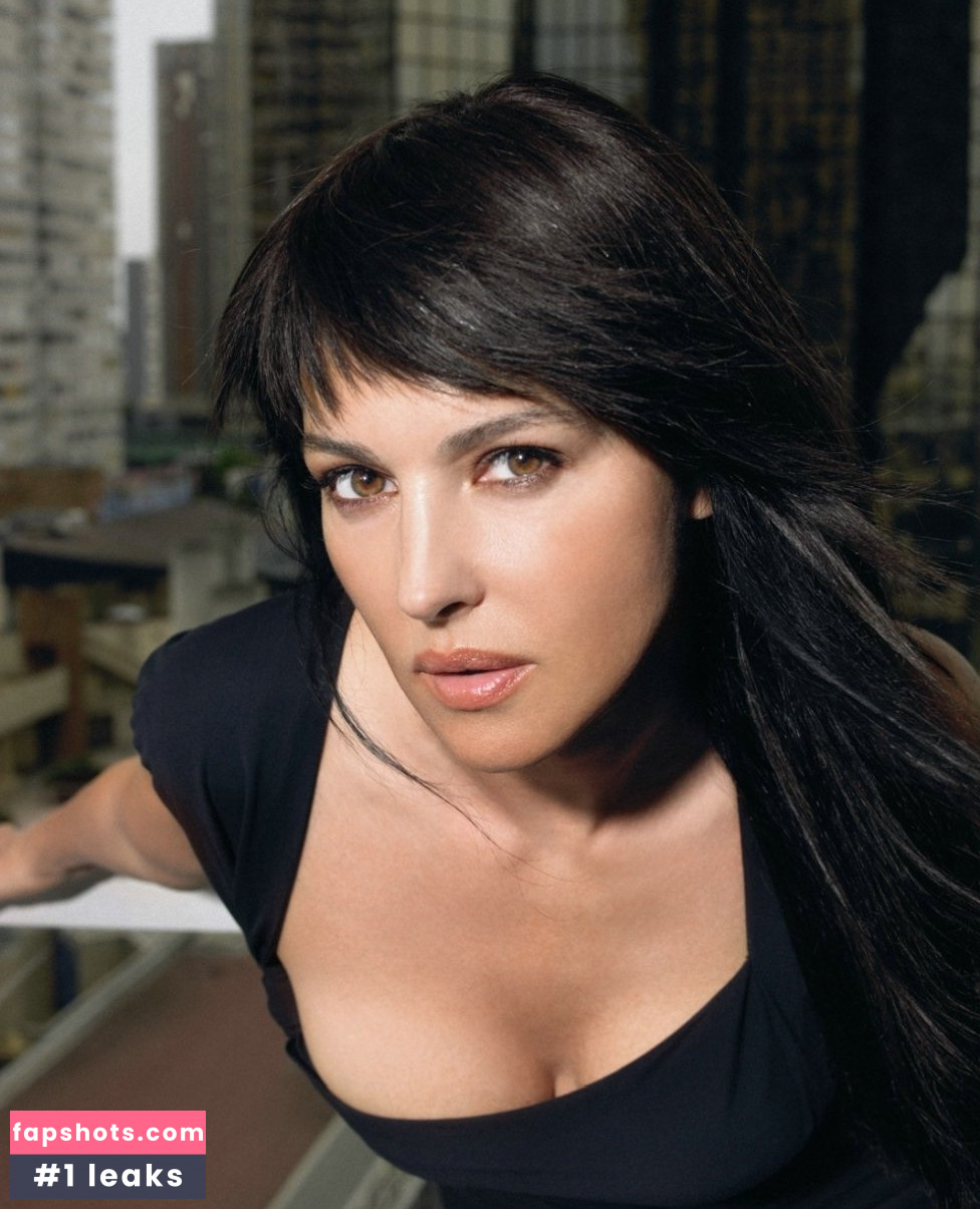 Monica Bellucci Nahé úniky fotek pouze od fanoušků #420 - Fapshots