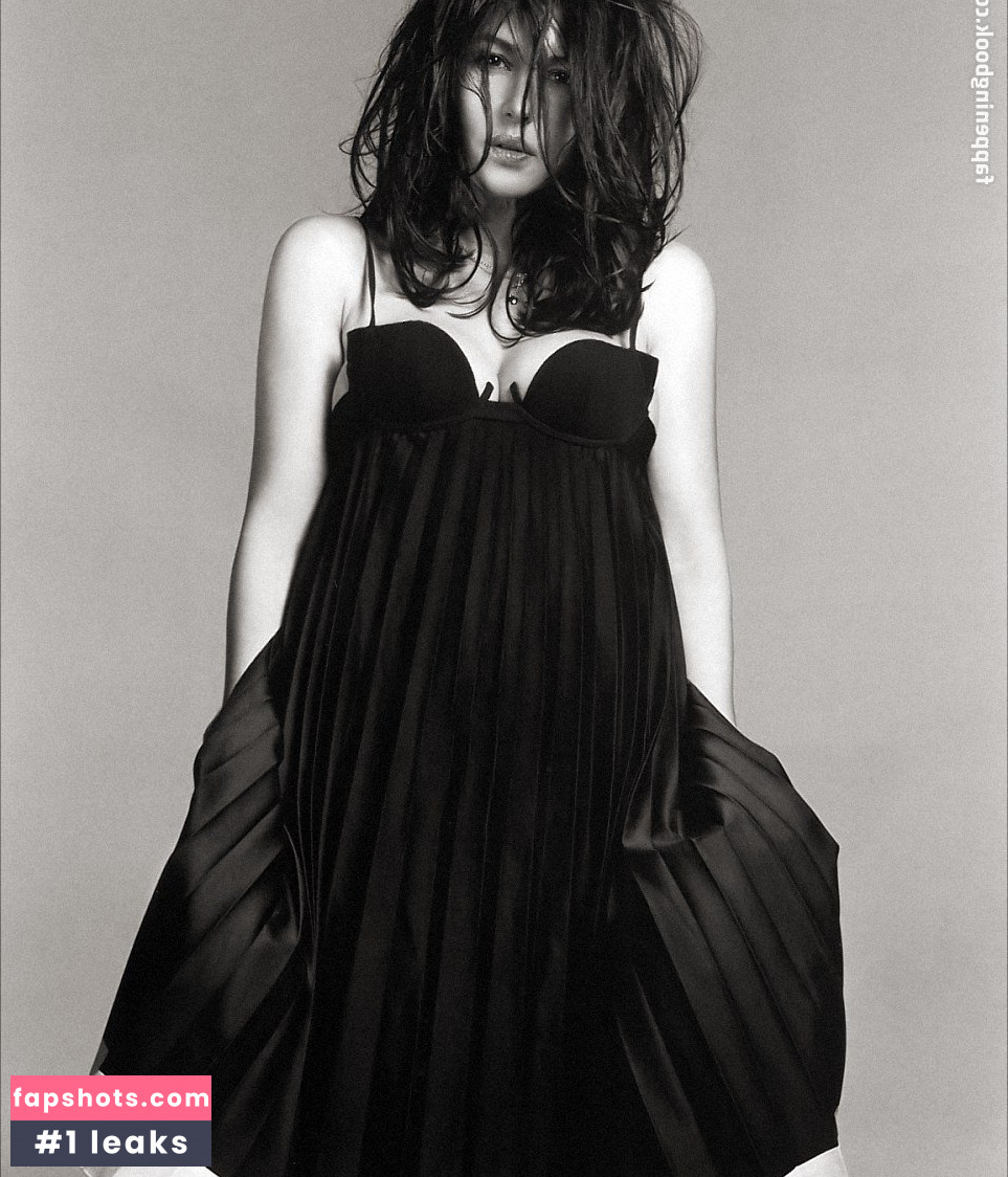 Monica Bellucci Nahé úniky fotek pouze od fanoušků #428 - Fapshots
