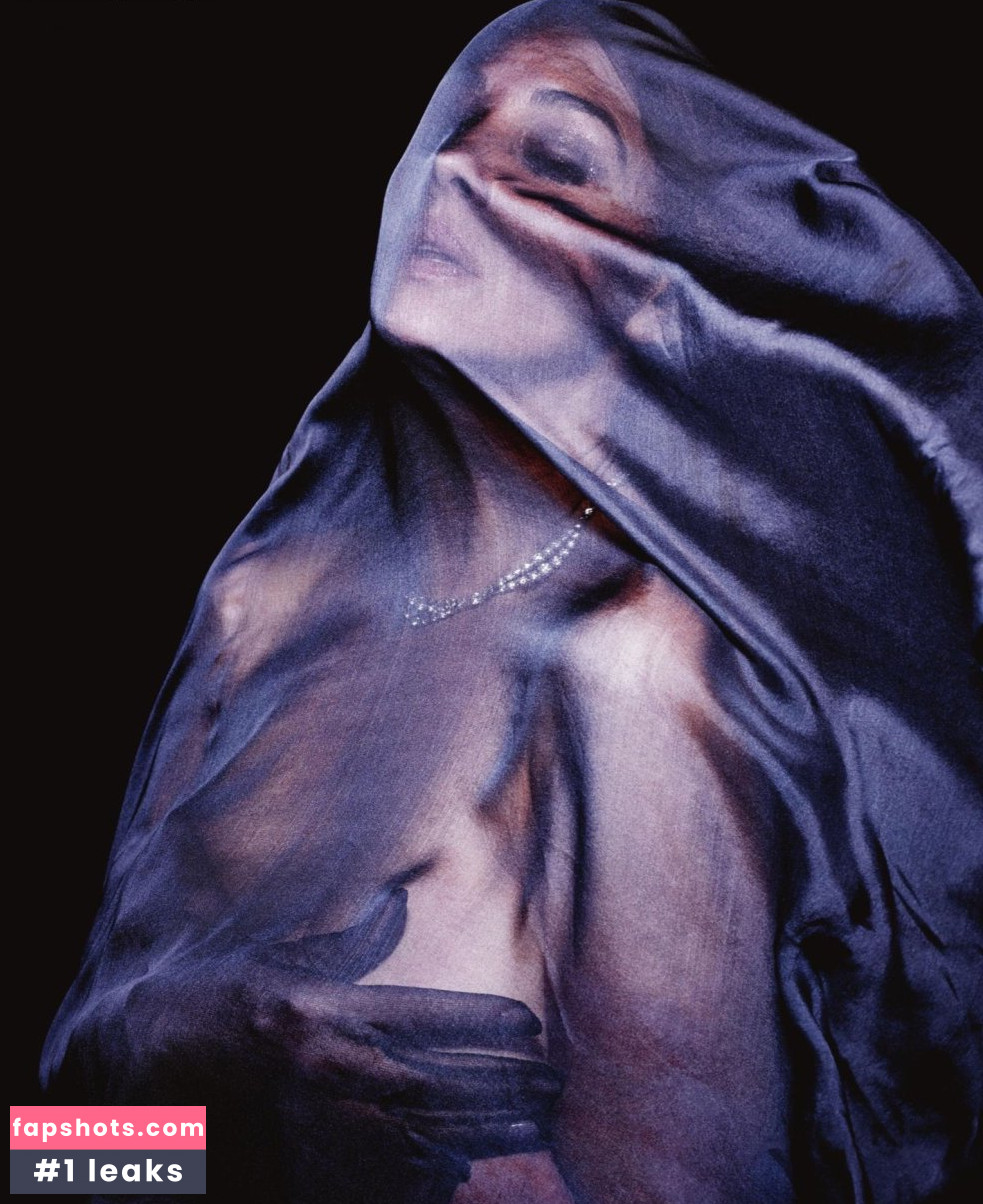 Monica Bellucci Nahé úniky fotek pouze od fanoušků #442 - Fapshots