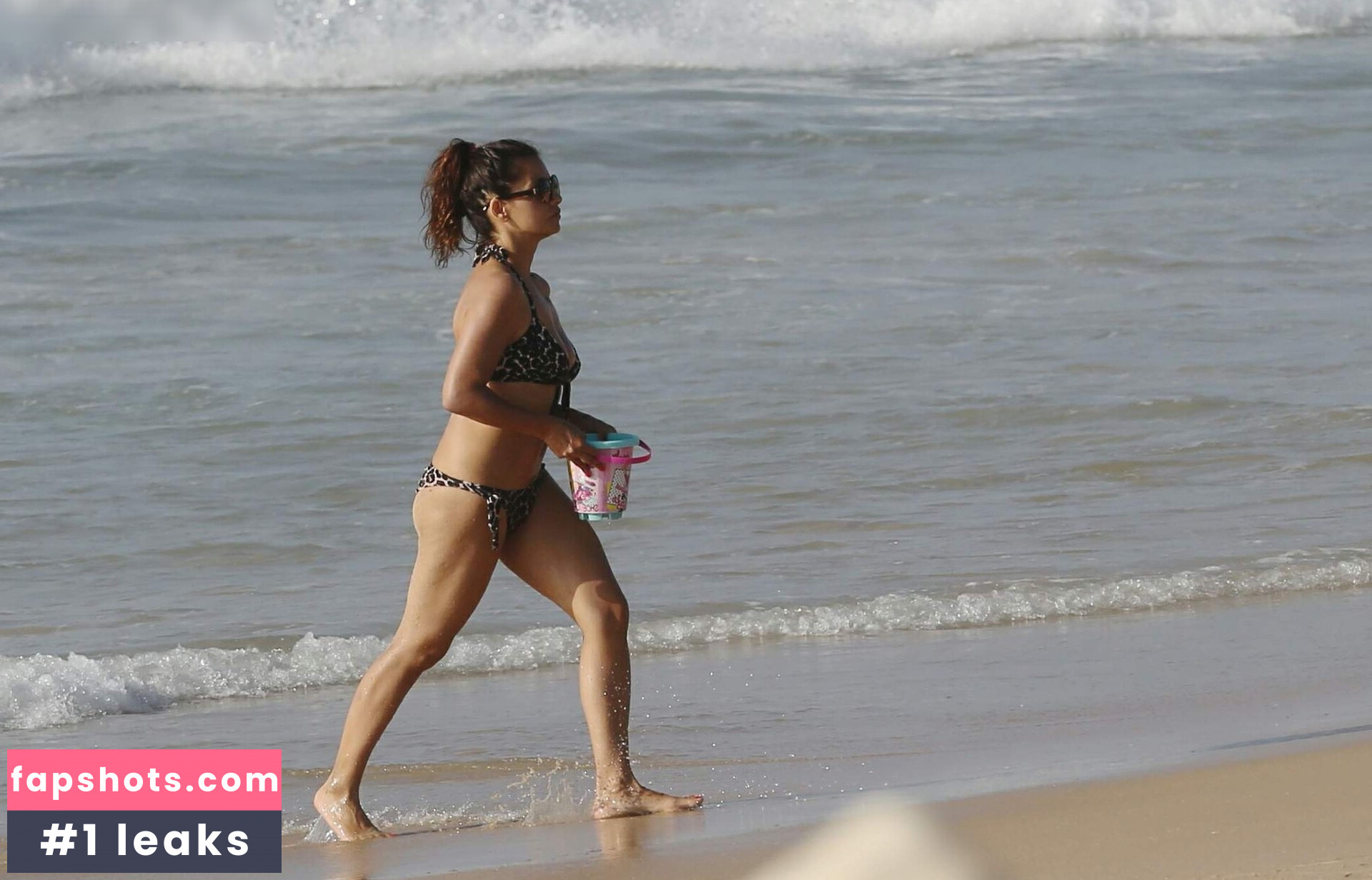 Monica Cruz gallery photo #25