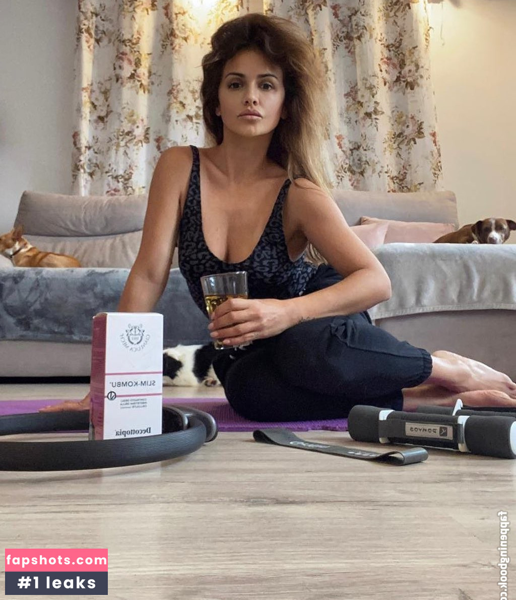 Monica Cruz gallery photo #43