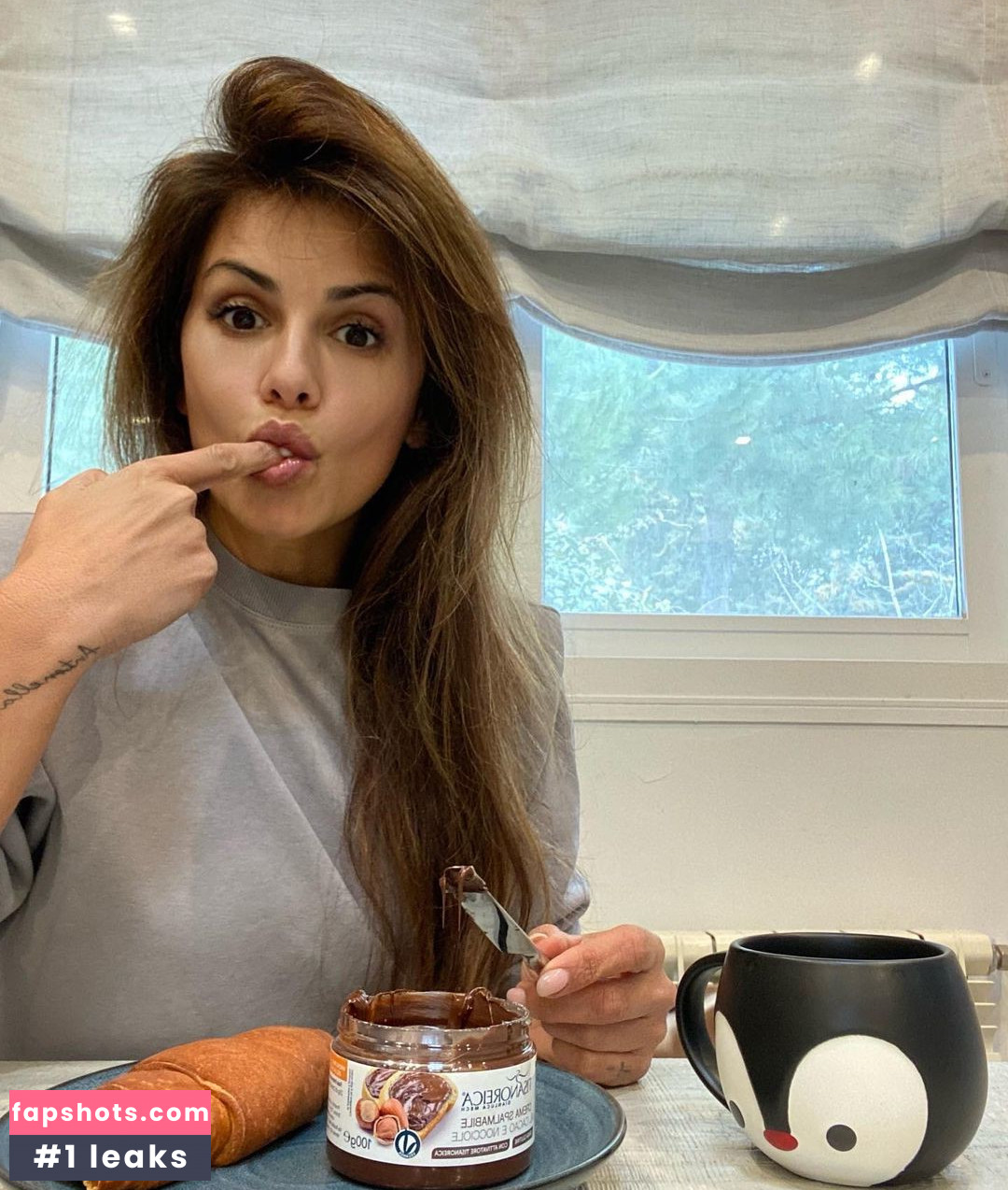 Monica Cruz gallery photo #44