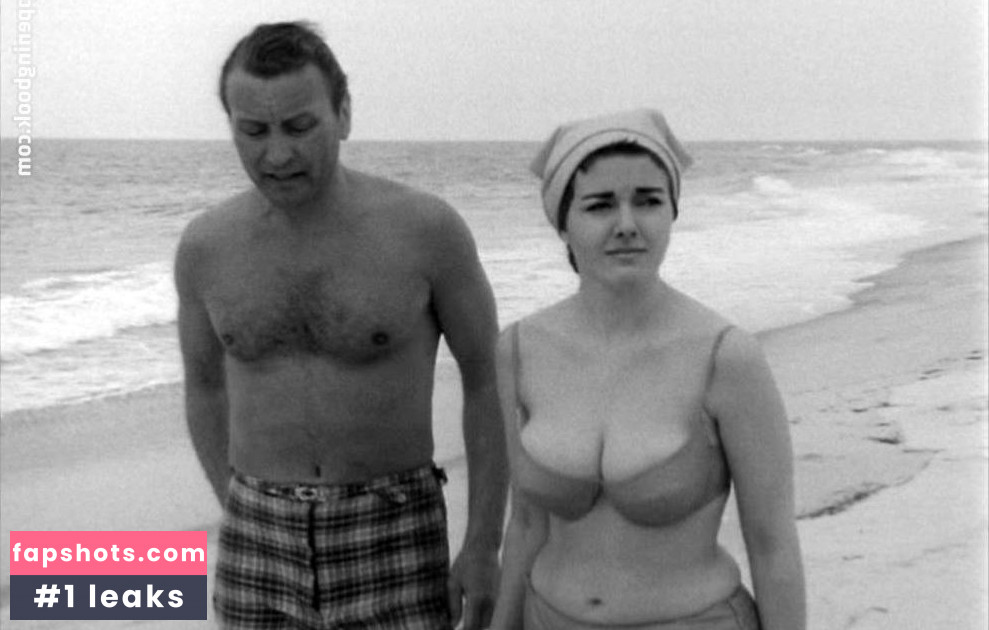 Monica Davis gallery photo #2