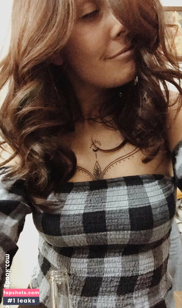 Monica Iannuzzi gallery photo #11