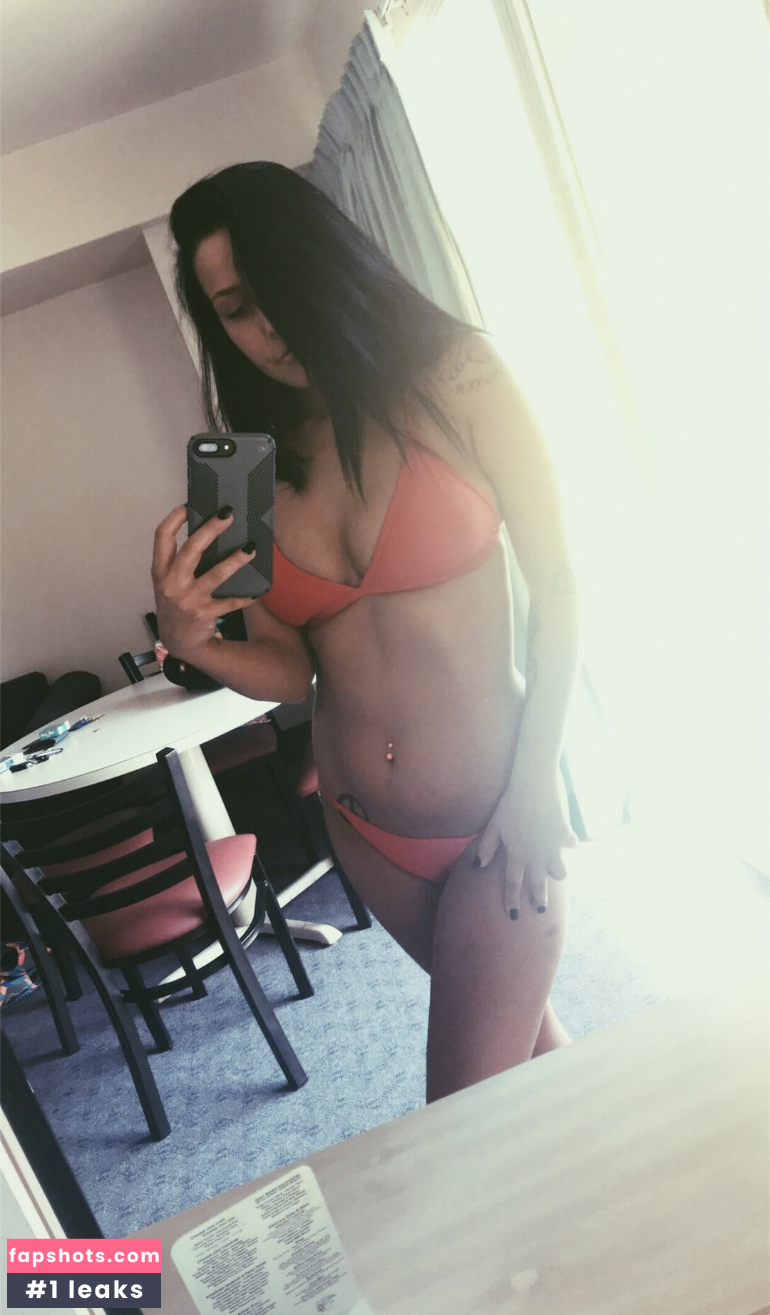 Monica Iannuzzi gallery photo #4