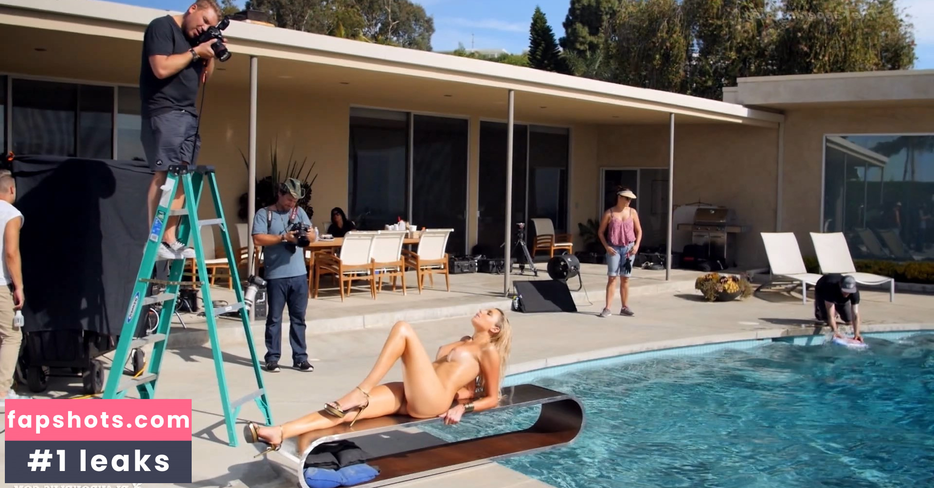 Monica Sims gallery photo #9