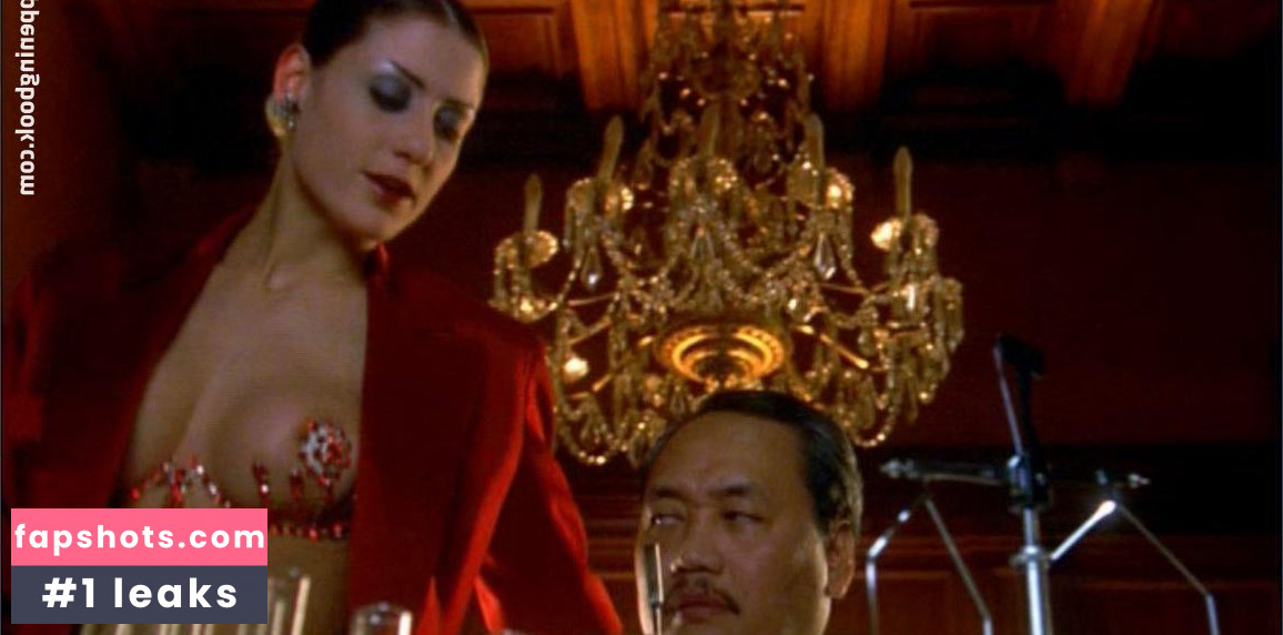 Mònica Van Campen gallery photo #5