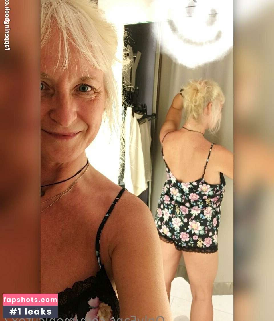 Monicutex nude babe gallery