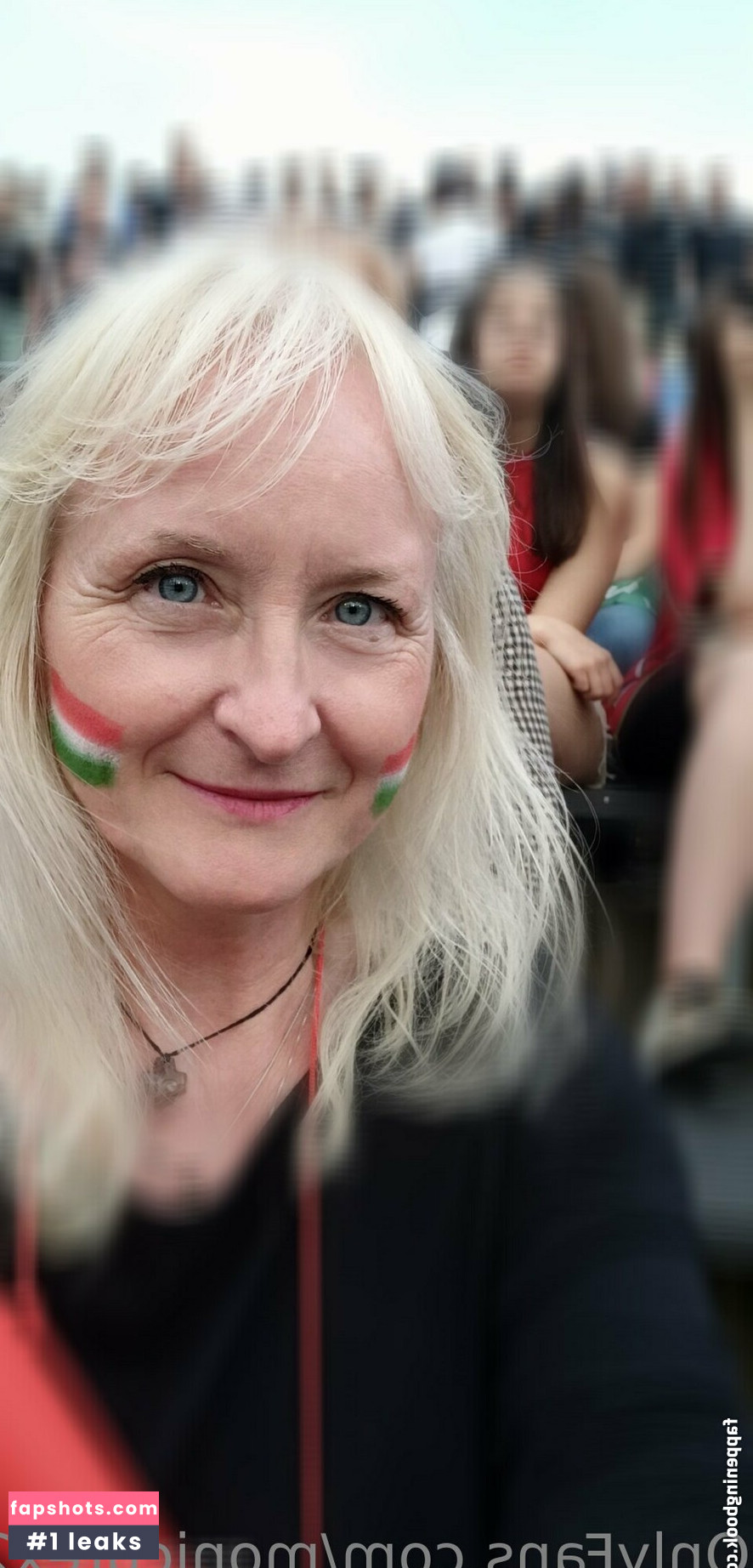 monicutex2 gallery photo #17