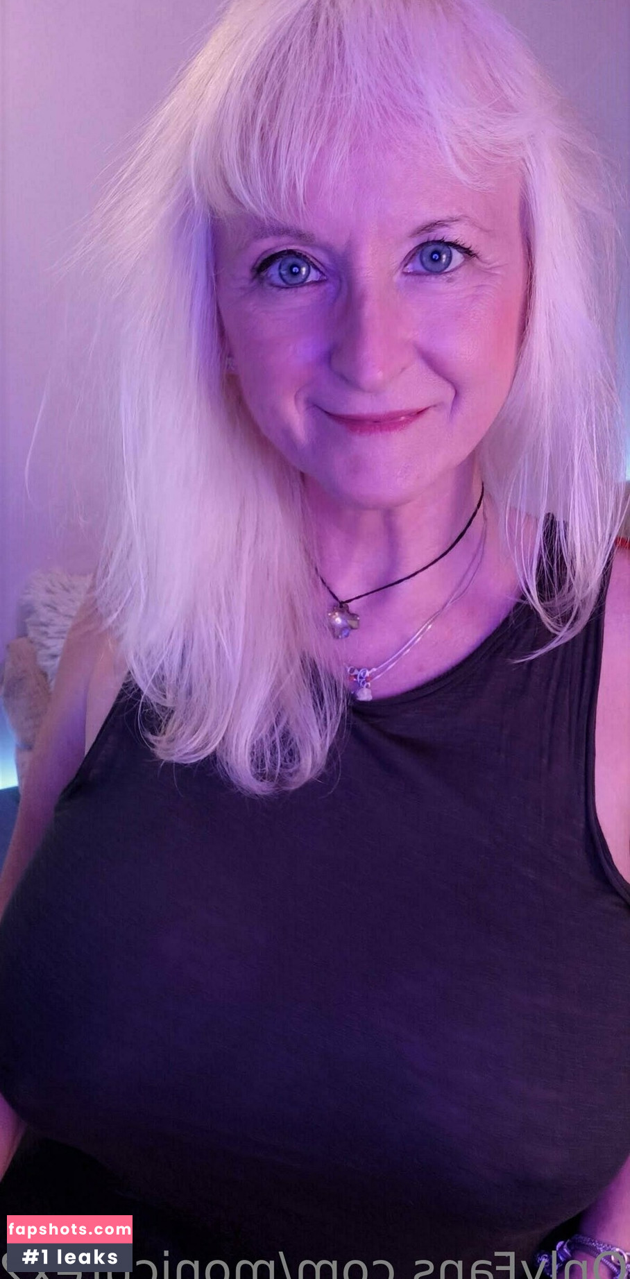 monicutex2 gallery photo #6