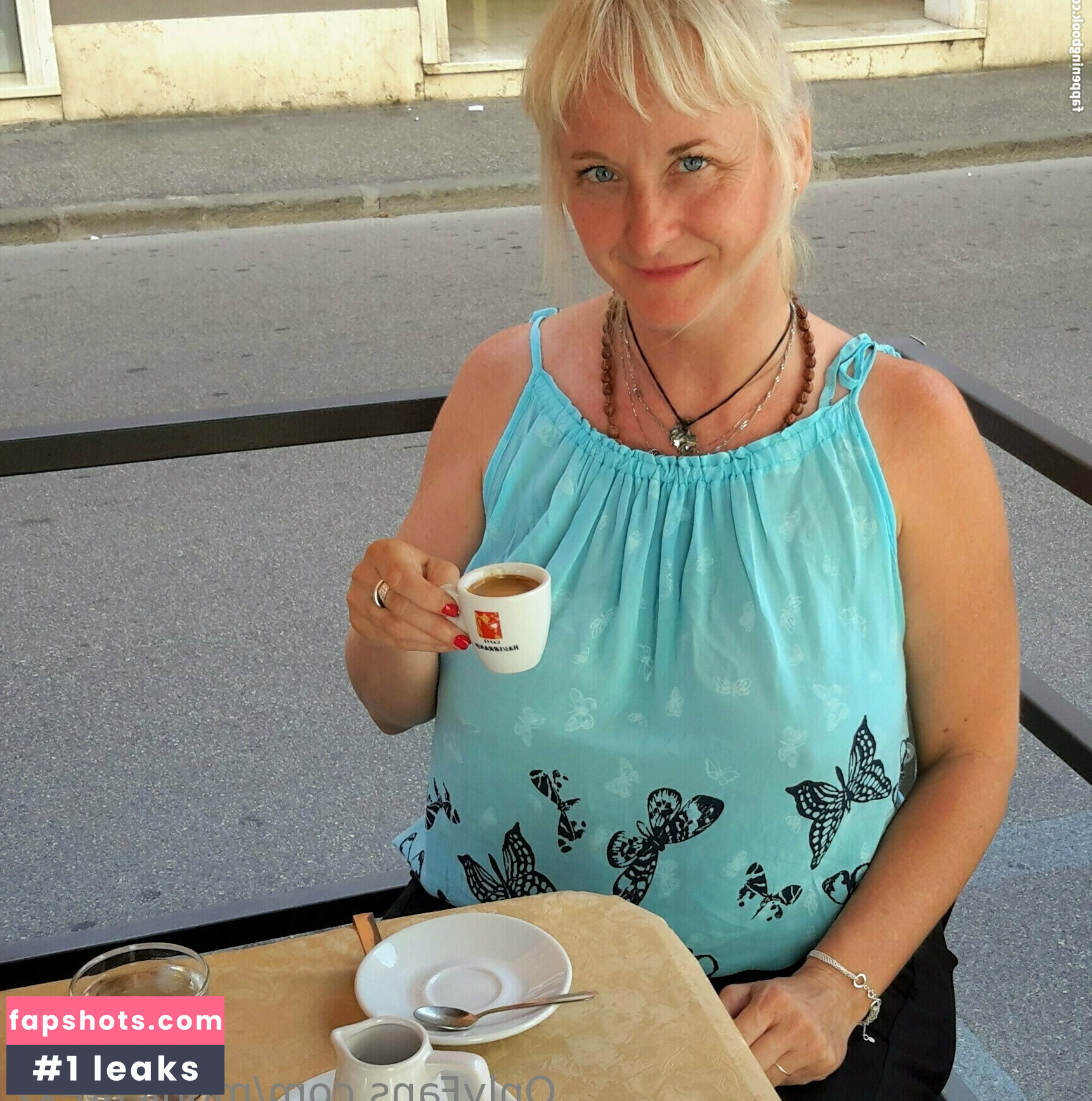 monicutex2 gallery photo #9