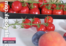 Monika Fox gallery photo #23