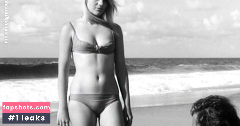 Monika Zinnenberg gallery photo #6