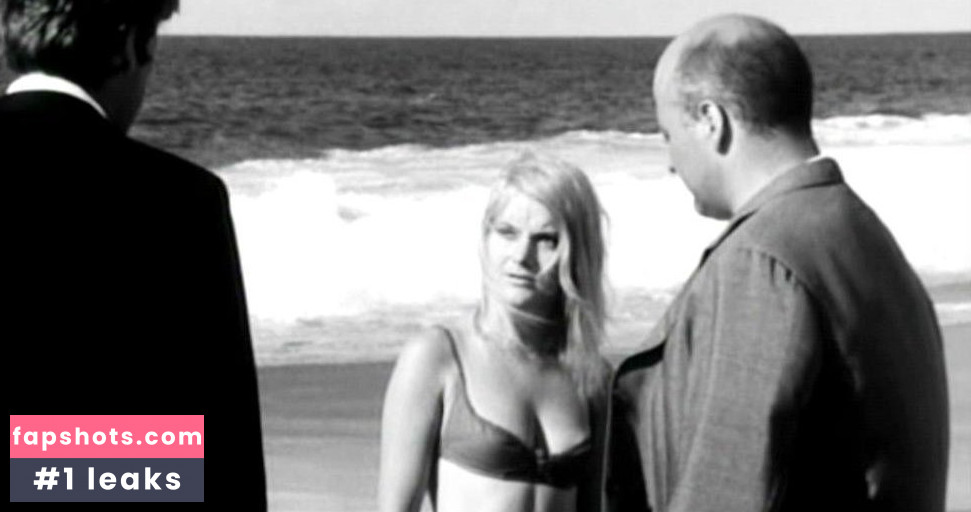 Monika Zinnenberg gallery photo #8