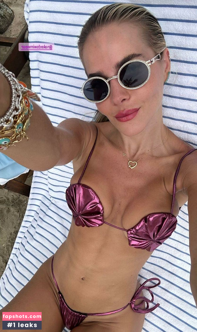 Monique Alfradique gallery photo #27