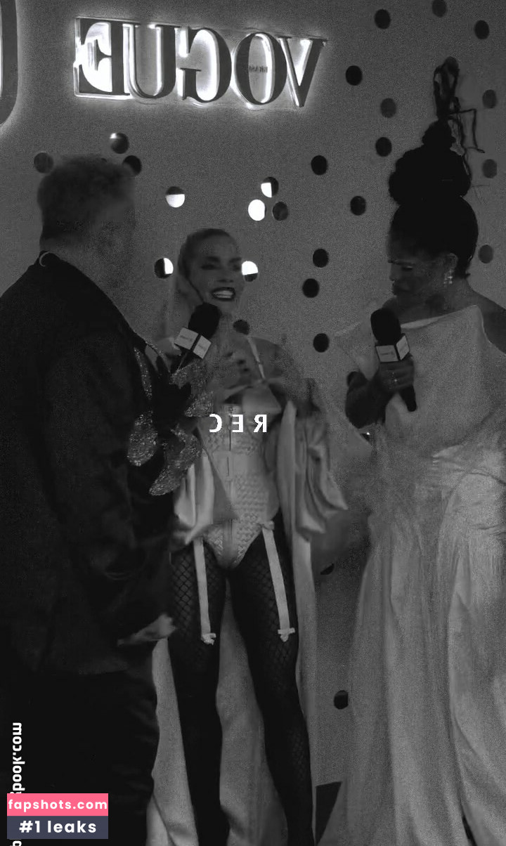 Monique Alfradique gallery photo #6