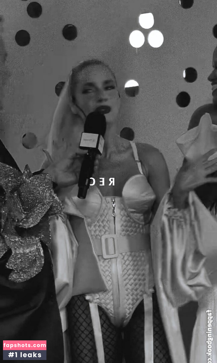 Monique Alfradique gallery photo #7