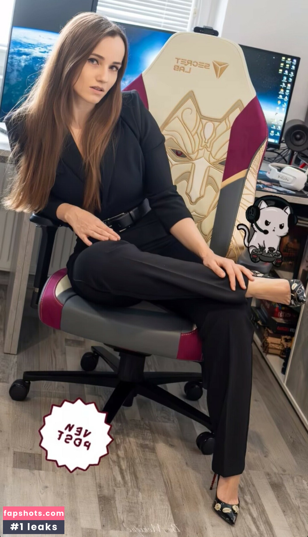 Monique Regnum gallery photo #15