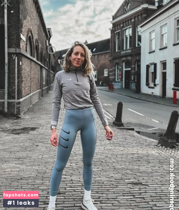 Monique van de Velde gallery photo #3