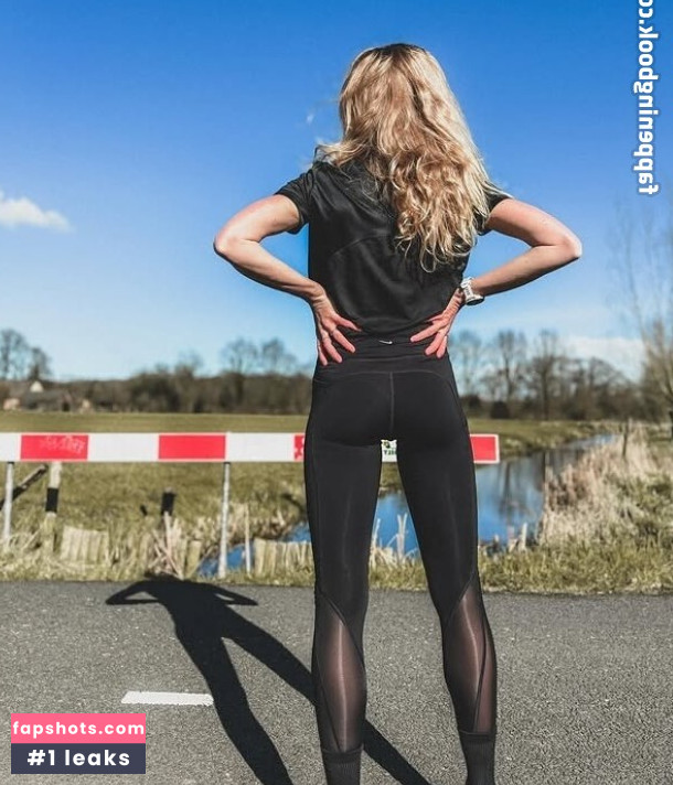 Monique van de Velde gallery photo #6