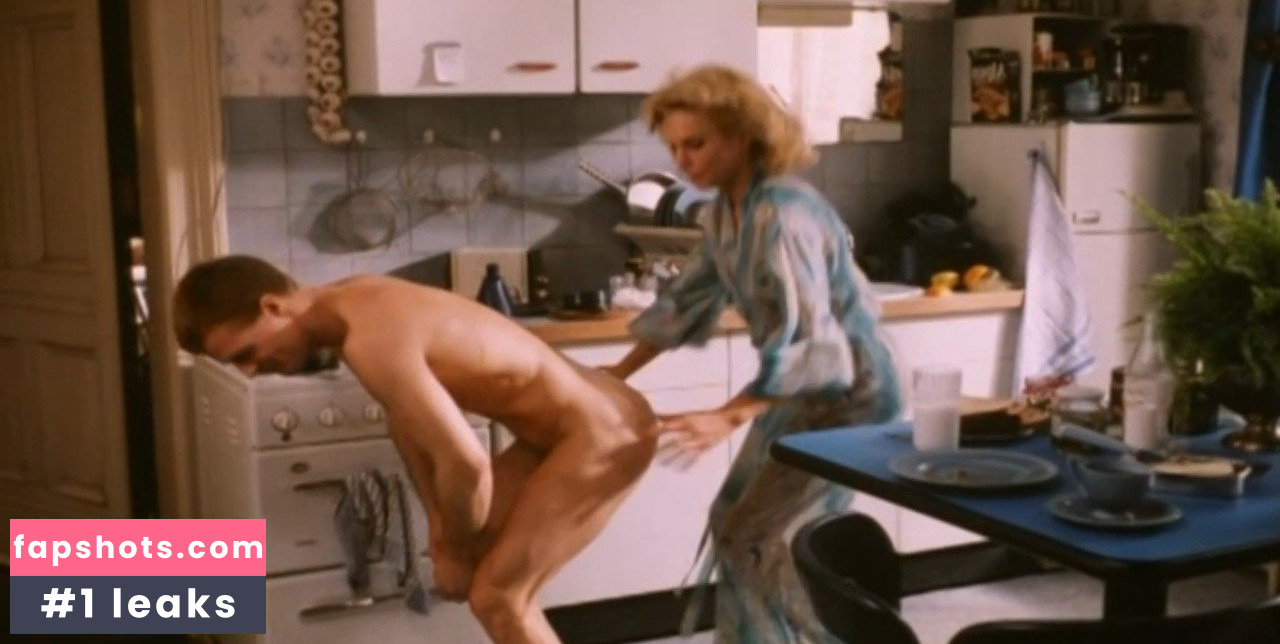 Monique van de Ven gallery photo #2