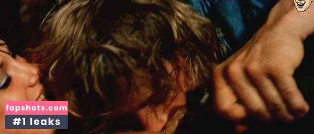 Monique van de Ven gallery photo #25