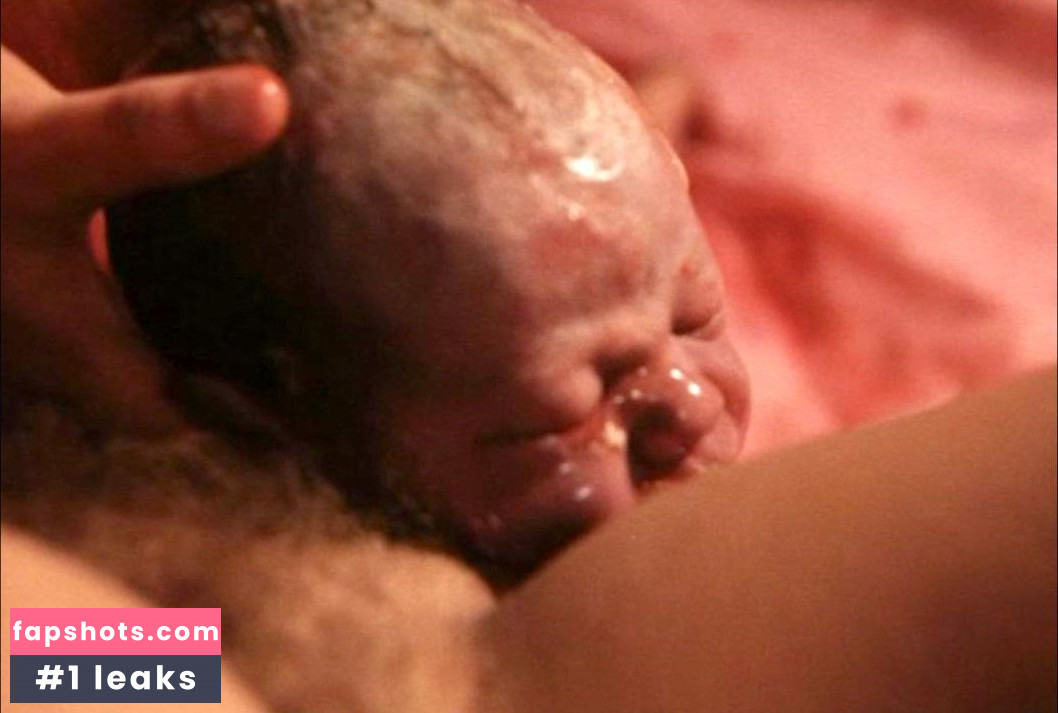 Monique van de Ven gallery photo #44