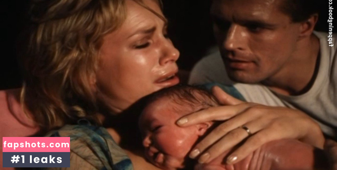 Monique van de Ven gallery photo #8