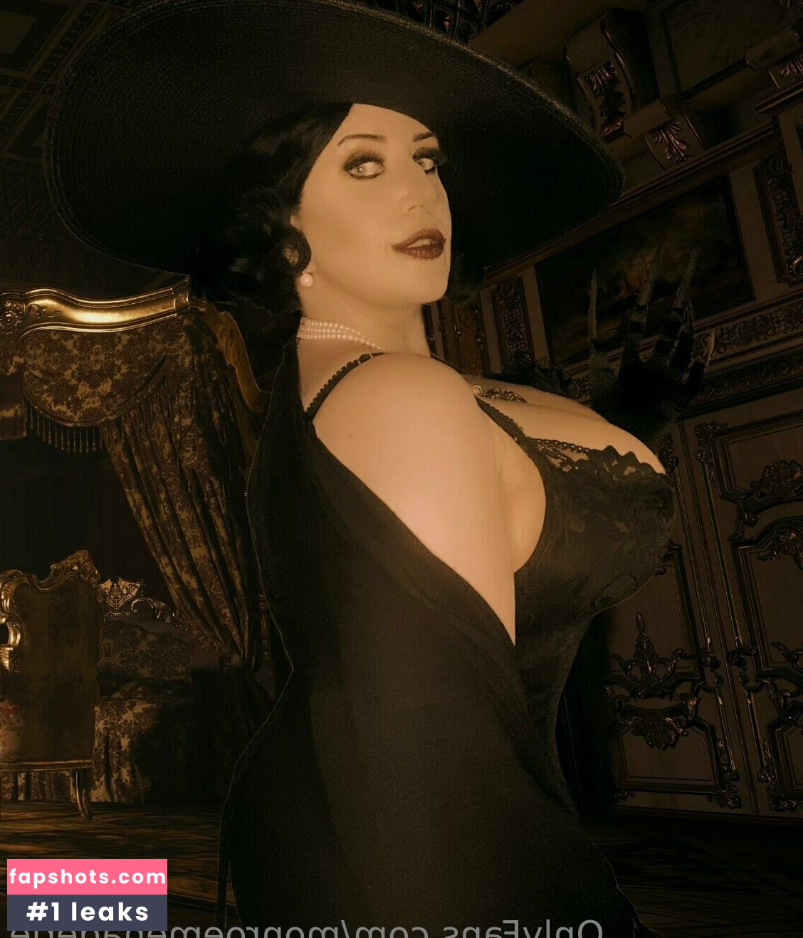 Monroemenagerie gallery photo #4