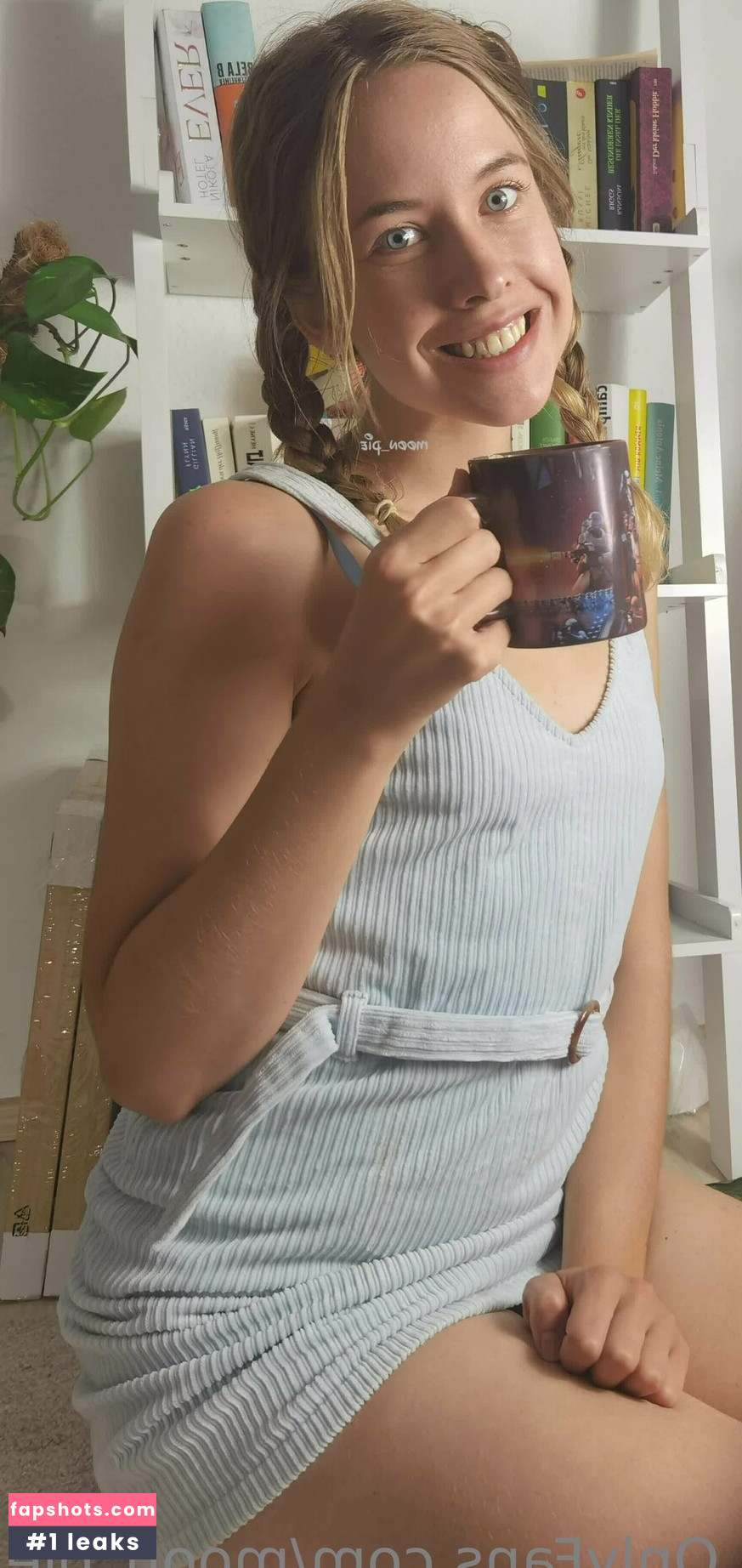 Moon_pie Melissa nude babe gallery