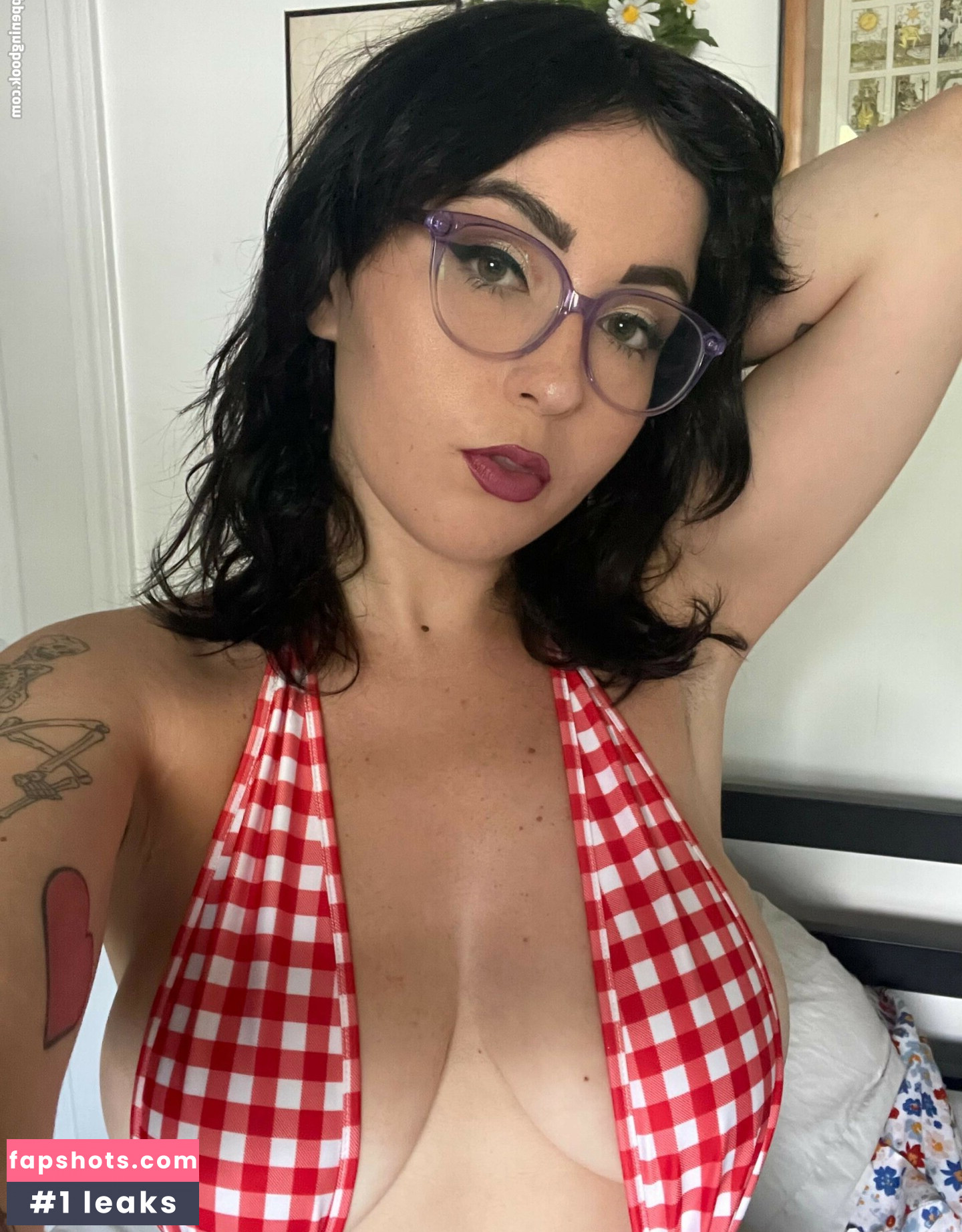 Moonbabyx44 gallery photo #2