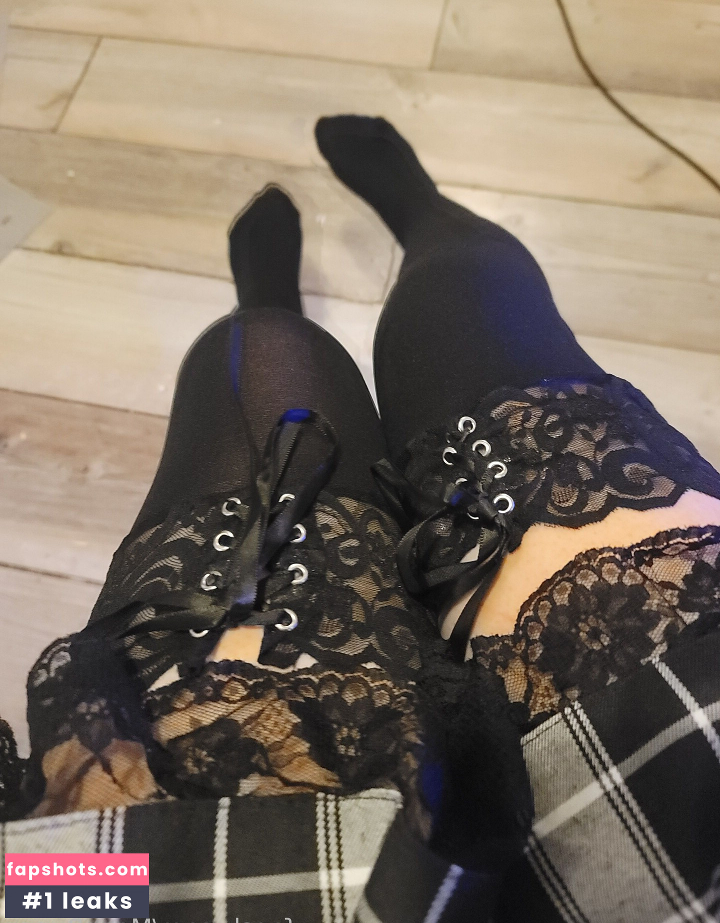 MoonBunnz gallery photo #12