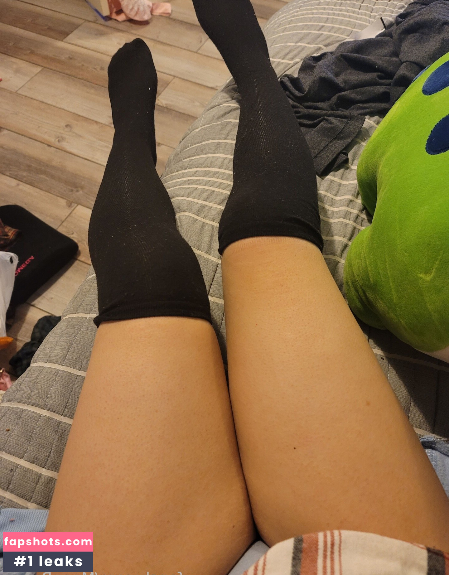 MoonBunnz gallery photo #14