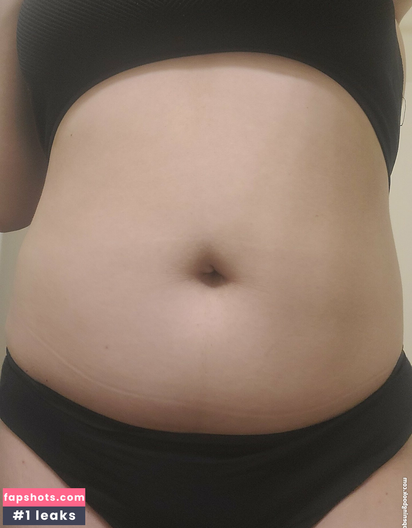 MoonBunnz gallery photo #28