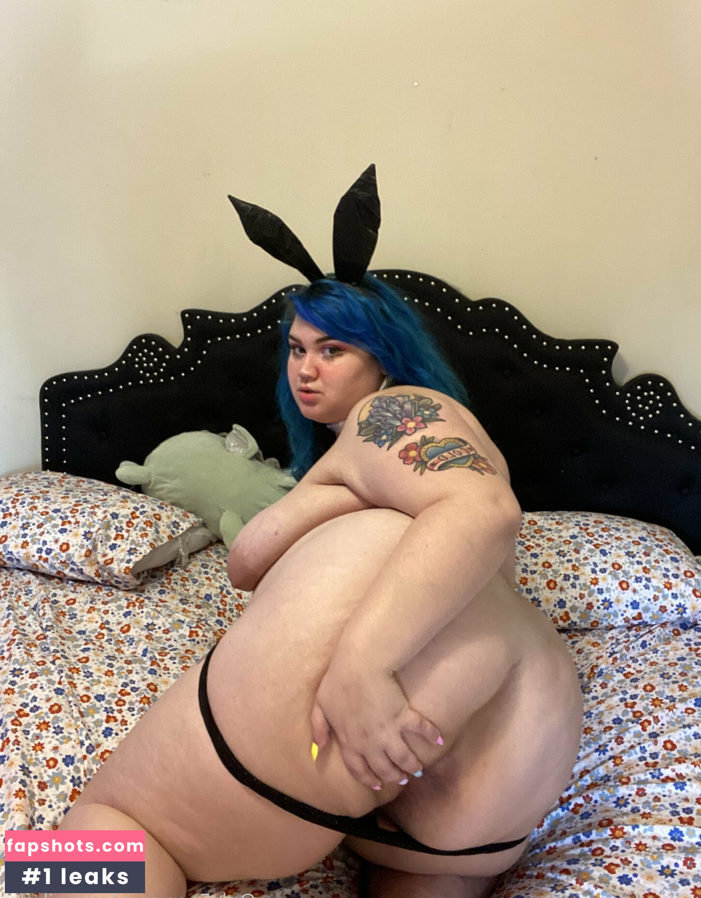 moonikuko nude babe gallery