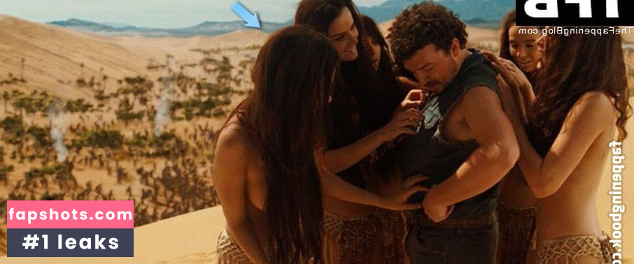 Moran Atias gallery photo #11